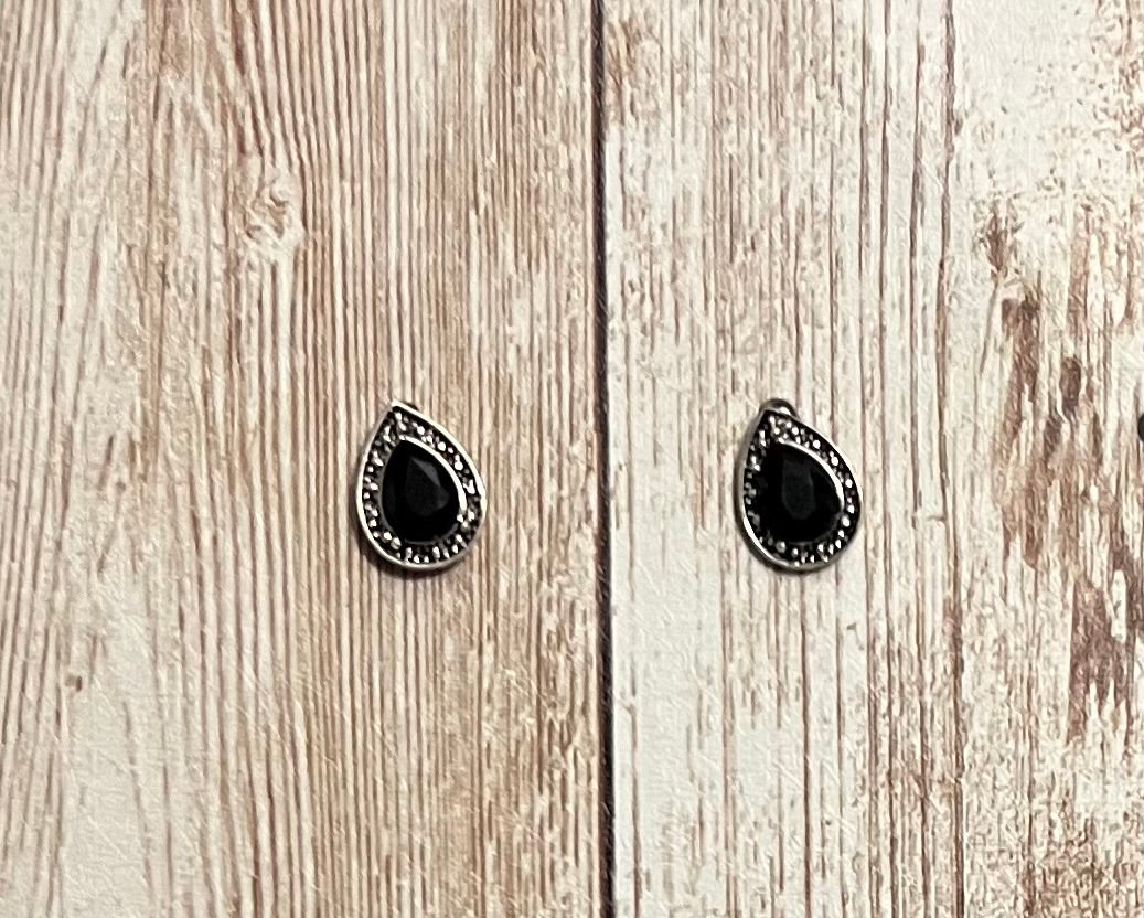 Black Rhinestone Stud Earrings