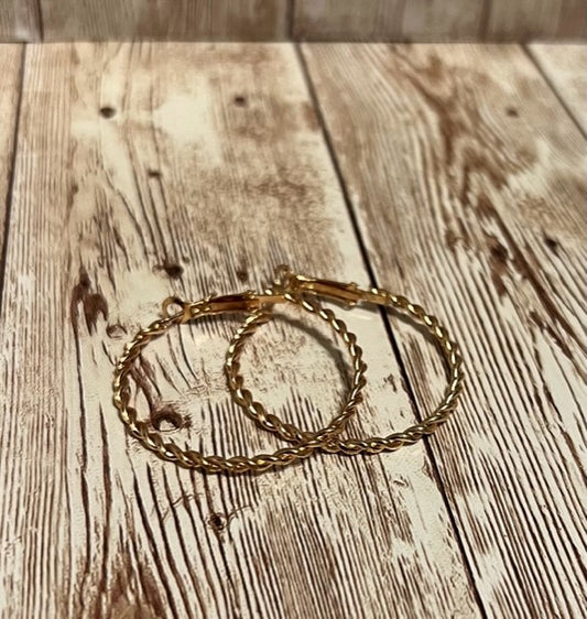 Medium Thin Twist Hoop Earrings