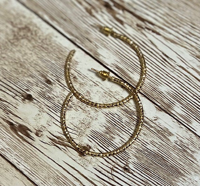 Gold Thin Knicked Hoop