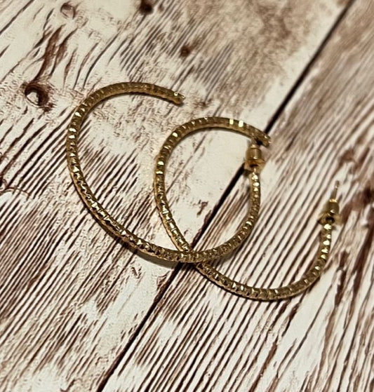 Gold Thin Knicked Hoop